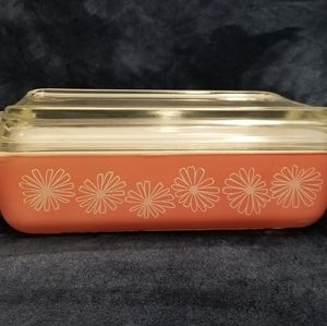 Pyrex pink daisy fridgie 575